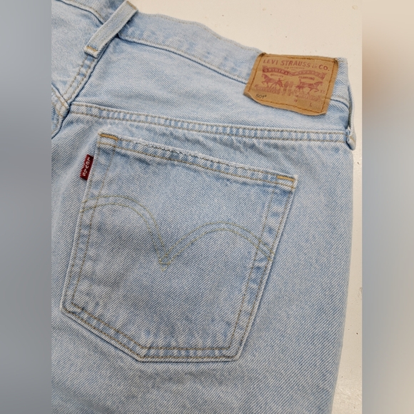Levi's 501 Button Fly Jean Shorts - Picture 6 of 12